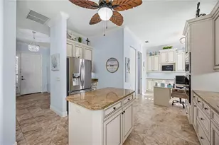 11045 Barnsley Dr, Venice, FL 34293 - Photo 15