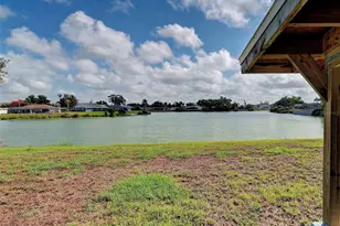 321 Shamrock Blvd, Venice, FL 34293 - Photo 11