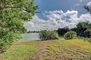 321 Shamrock Blvd, Venice, FL 34293 - Photo 5