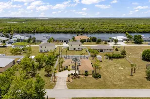 18075 Petoskey Cir, Port Charlotte, FL 33948 - Photo 3