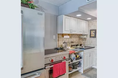 4750 Cove Circle #706, Saint Petersburg, FL 33708 - Photo 13