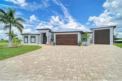 15704 Lakeland Circle, Port Charlotte, FL 33981 - Photo 7