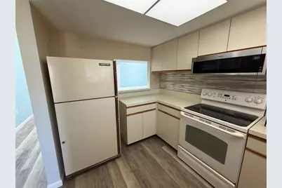 255 Fenwick Drive #18, Venice, FL 34285 - Photo 5