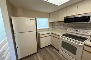 255 Fenwick Dr, Venice, FL 34285 - Photo 5