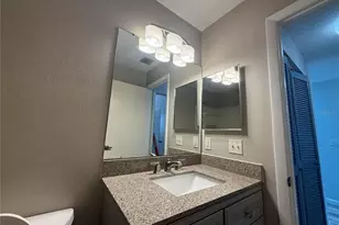 255 Fenwick Dr, Venice, FL 34285 - Photo 11