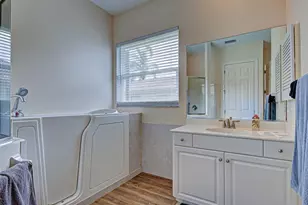 5017 Bella Terra Dr, Venice, FL 34293 - Photo 33