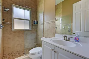 5017 Bella Terra Dr, Venice, FL 34293 - Photo 41
