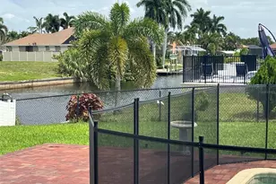 1923 SE 26th St, Cape Coral, FL 33904 - Photo 11