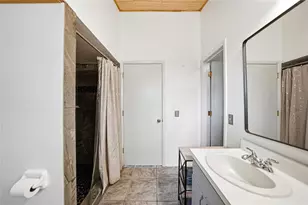 2631 Fiesta Dr, Venice, FL 34293 - Photo 23