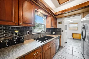2631 Fiesta Dr, Venice, FL 34293 - Photo 15