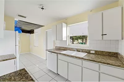 21123 Glendale Avenue, Port Charlotte, FL 33952 - Photo 5