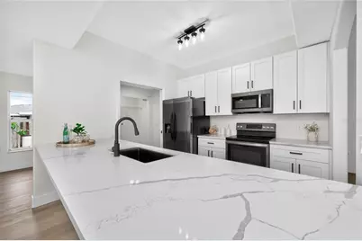 264 Periwinkle Road, Venice, FL 34293 - Photo 15