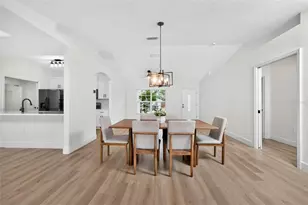 264 Periwinkle Rd, Venice, FL 34293 - Photo 5