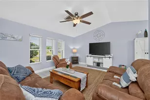 255 Mark Twain Ln, Rotonda West, FL 33947 - Photo 5