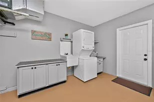 255 Mark Twain Ln, Rotonda West, FL 33947 - Photo 29