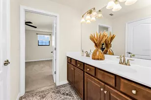 13682 Vancanza Dr, Venice, FL 34293 - Photo 47