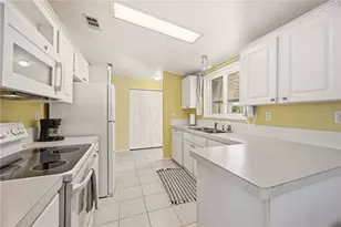 27 Turtle Bay Cir, Englewood, FL 34224 - Photo 15