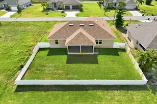 191 W Pine Valley Ln, Rotonda West, FL 33947 - Photo 27