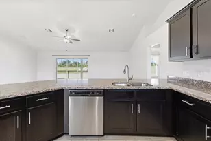 191 W Pine Valley Ln, Rotonda West, FL 33947 - Photo 5