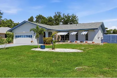 1042 Malay Terrace NW, Port Charlotte, FL 33948 - Photo 3