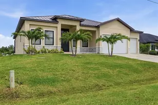 9222 Rosebud Cir, Port Charlotte, FL 33981 - Photo 3