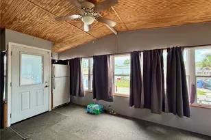 916 51st Avenue Plaza W, Bradenton, FL 34207 - Photo 7