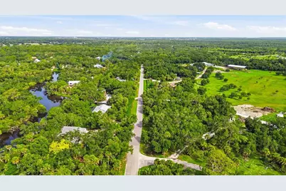 S Moon Drive, Venice, FL 34292 - Photo 13