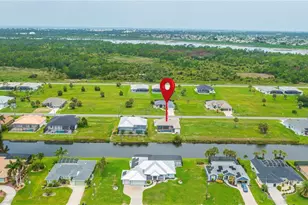 224 W Pine Valley Ln, Rotonda West, FL 33947 - Photo 9