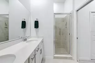 12580 Galapagos Ct, Venice, FL 34293 - Photo 15