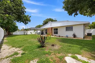630 E Seminole Dr, Venice, FL 34293 - Photo 33