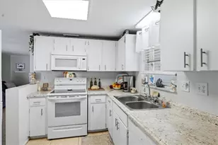 630 E Seminole Dr, Venice, FL 34293 - Photo 17