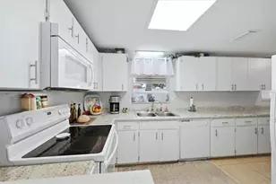 630 E Seminole Dr, Venice, FL 34293 - Photo 15