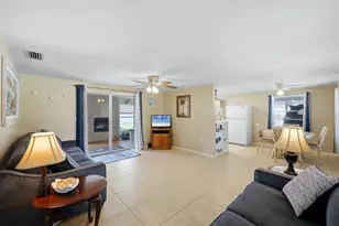 630 E Seminole Dr, Venice, FL 34293 - Photo 13