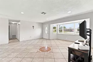 18186 Iris Rd, Fort Myers, FL 33967 - Photo 7