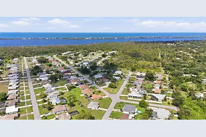 911 Gasparilla Boulevard, Englewood, FL 34223 - Photo 49