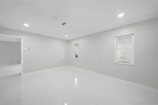 49 Sandstone Cir, Venice, FL 34293 - Photo 15