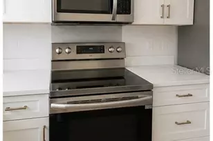 9030 Blind Pass Rd, Saint Petersburg, FL 33706 - Photo 9