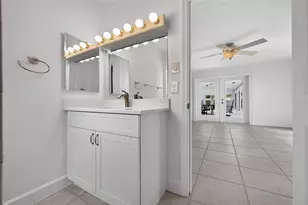 200 S Oxford Dr, Englewood, FL 34223 - Photo 45