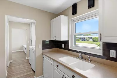 1317 Cypress Avenue, Venice, FL 34285 - Photo 11