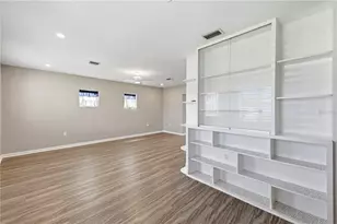 1317 Cypress Ave, Venice, FL 34285 - Photo 7