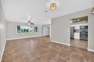 559 Mt Vernon Dr, Venice, FL 34293 - Photo 5