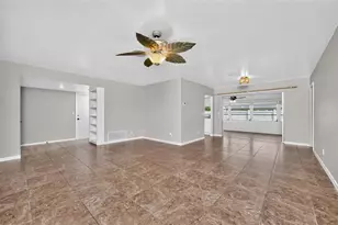 559 Mt Vernon Dr, Venice, FL 34293 - Photo 17