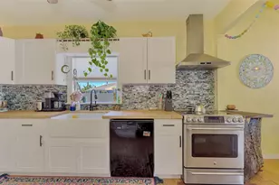 530 W Green St, Englewood, FL 34223 - Photo 15