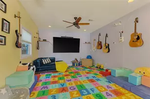 530 W Green St, Englewood, FL 34223 - Photo 27