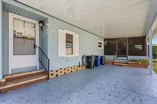 139 N Fiji Cir, Englewood, FL 34223 - Photo 5