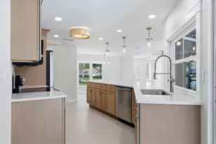 286 Mt Vernon Dr, Venice, FL 34293 - Photo 11