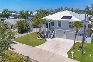 9201 Lake Dr, Englewood, FL 34224 - Photo 7