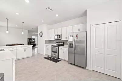 11330 Burgundy Drive, Venice, FL 34293 - Photo 9