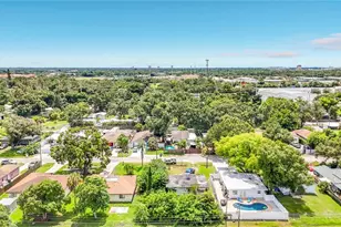 2619 19th St, Sarasota, FL 34234 - Photo 11