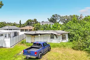 2619 19th St, Sarasota, FL 34234 - Photo 3